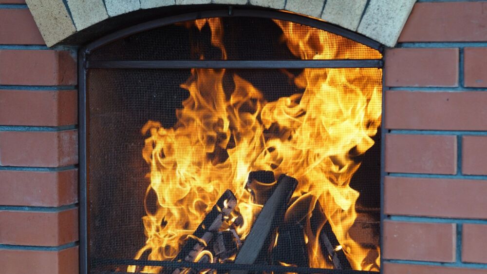 Wire Mesh Fire Pit & Fireplace Screens: What to Know Before You DIY